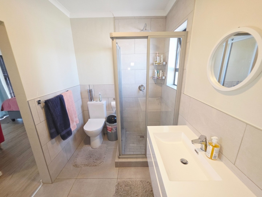 5 Bedroom Property for Sale in Sandown Western Cape